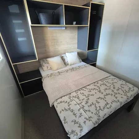 Brava Mobile Home, Kamp Heron Island, * Drage