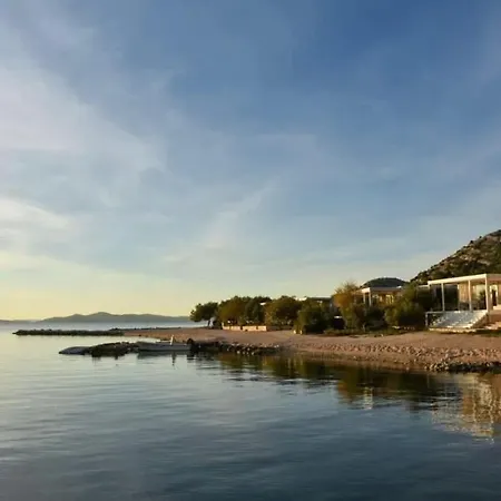 Brava Mobile Home, Kamp Heron Island, Drage